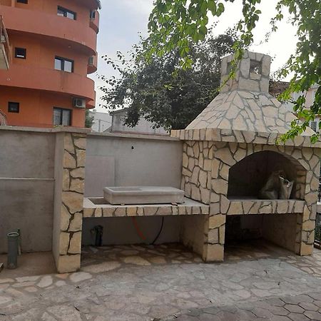 Apartmani Lucia Biograd Biograd Na Moru Eksteriør billede