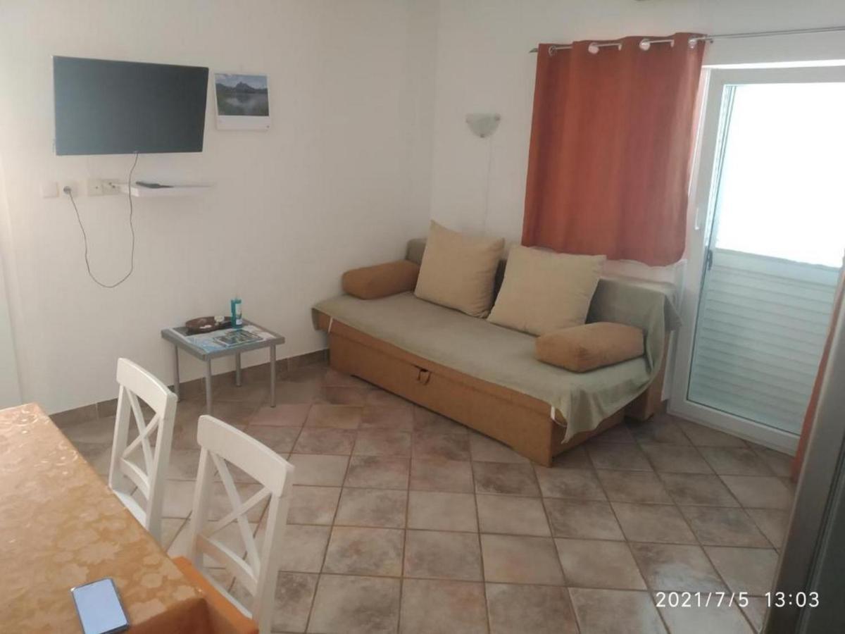 Apartmani Lucia Biograd Biograd Na Moru Eksteriør billede