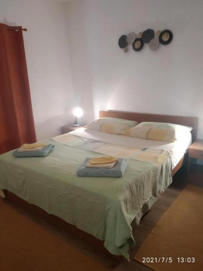 Apartmani Lucia Biograd Biograd Na Moru Eksteriør billede