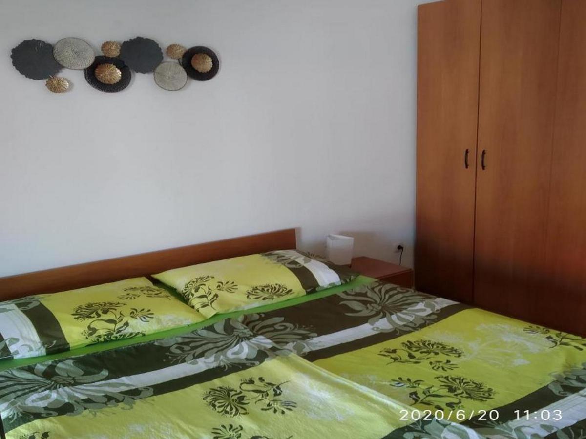 Apartmani Lucia Biograd Biograd Na Moru Eksteriør billede