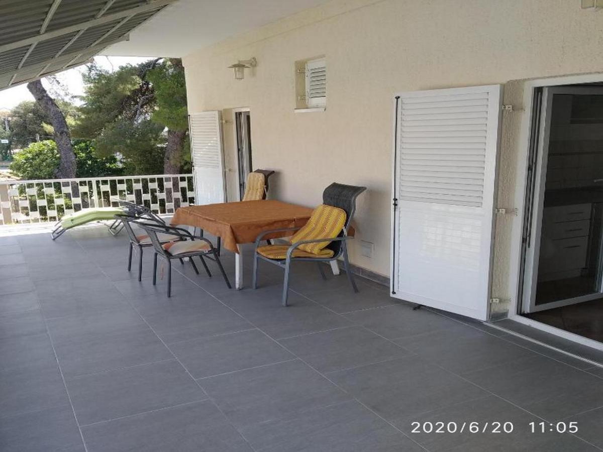Apartmani Lucia Biograd Biograd Na Moru Værelse billede