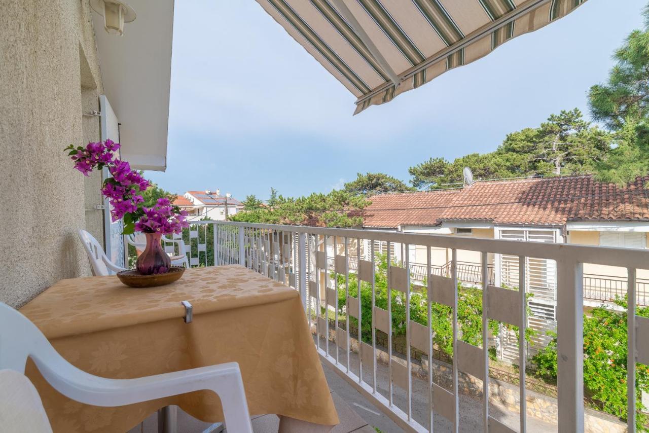 Apartmani Lucia Biograd Biograd Na Moru Eksteriør billede