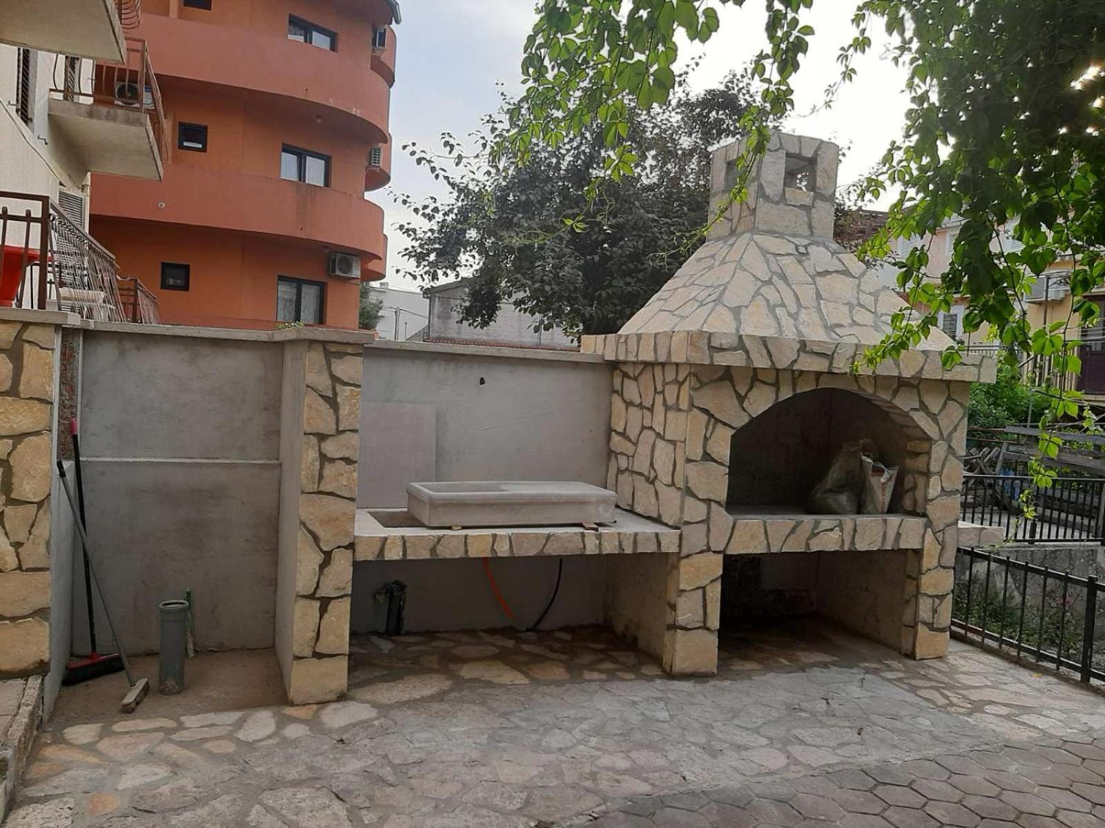 Apartmani Lucia Biograd Biograd Na Moru Eksteriør billede