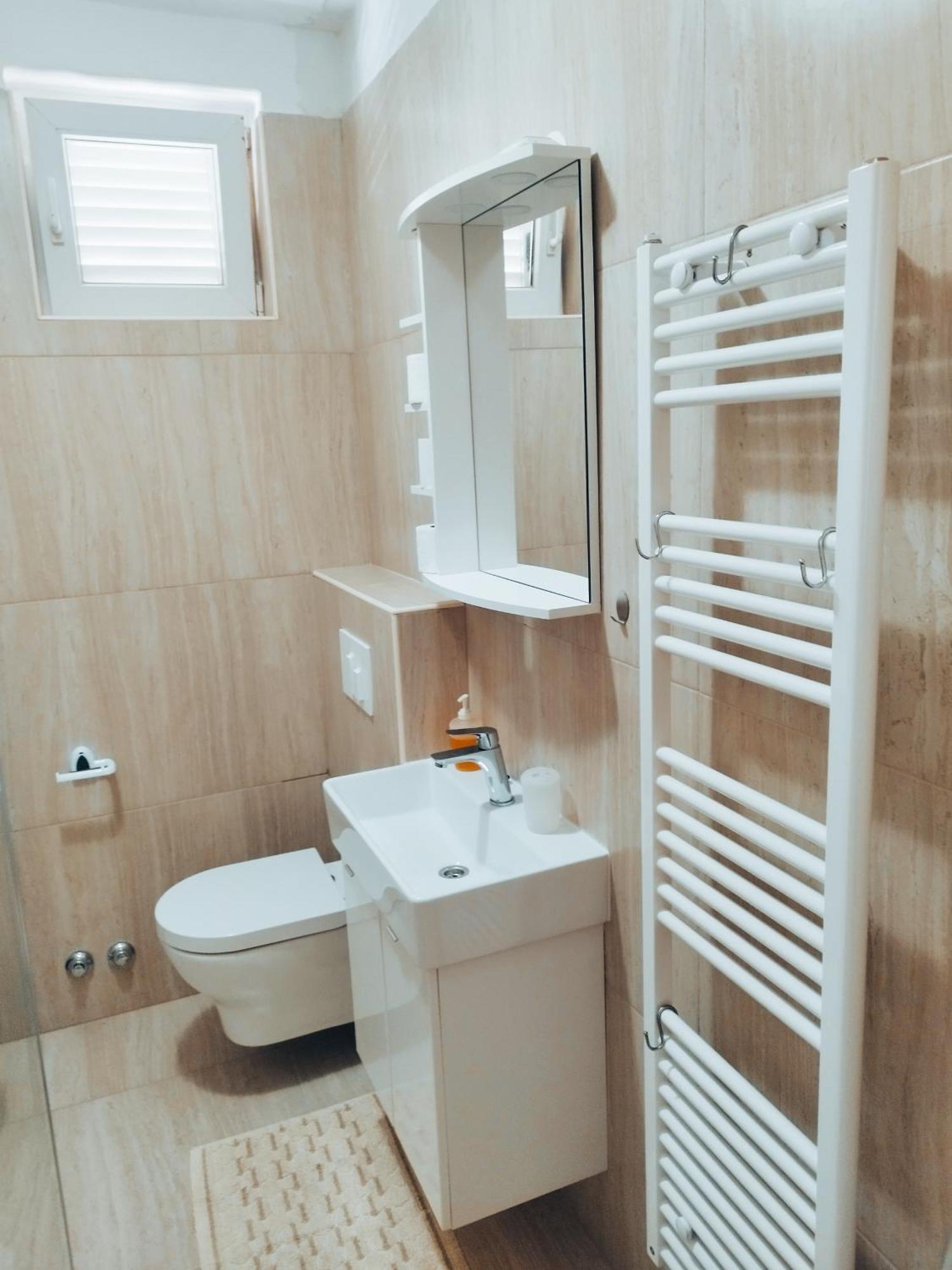 Apartmani Lucia Biograd Biograd Na Moru Eksteriør billede