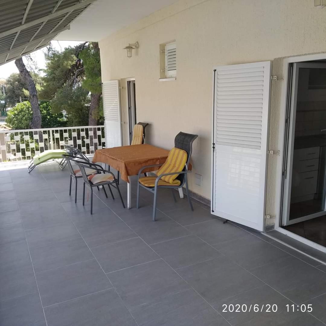 Apartmani Lucia Biograd Biograd Na Moru Eksteriør billede